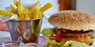 Dangers of eating restaurant food on daily basis