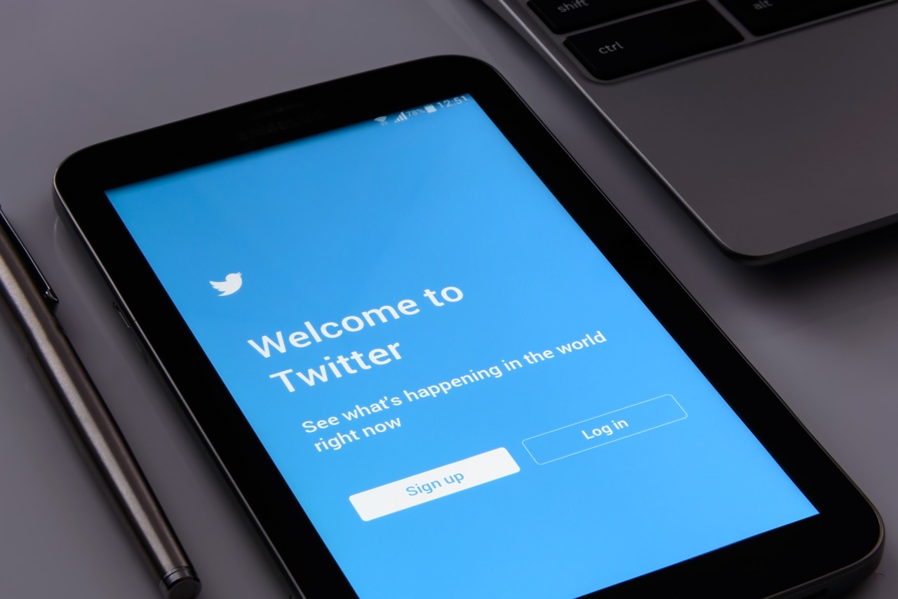 twitter to generate website backlinks